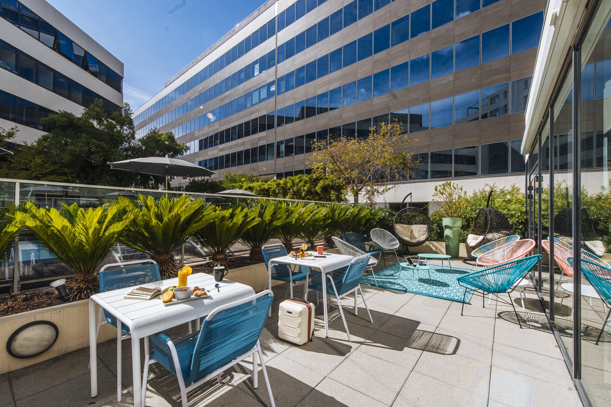 Ibis Styles Aeroport Arenas Hotel 3*