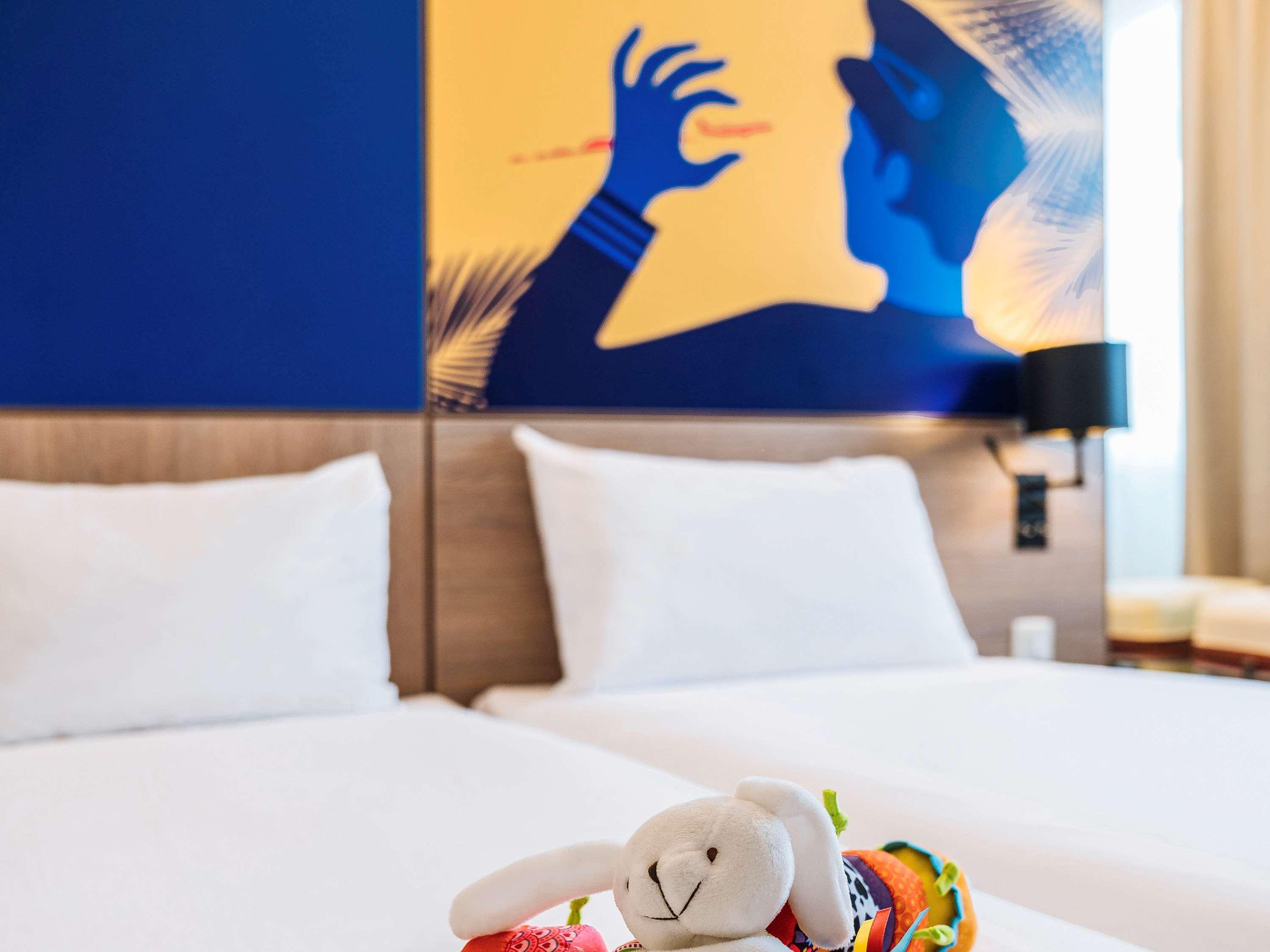 Ibis Styles Aeroport Arenas Hotel 3*