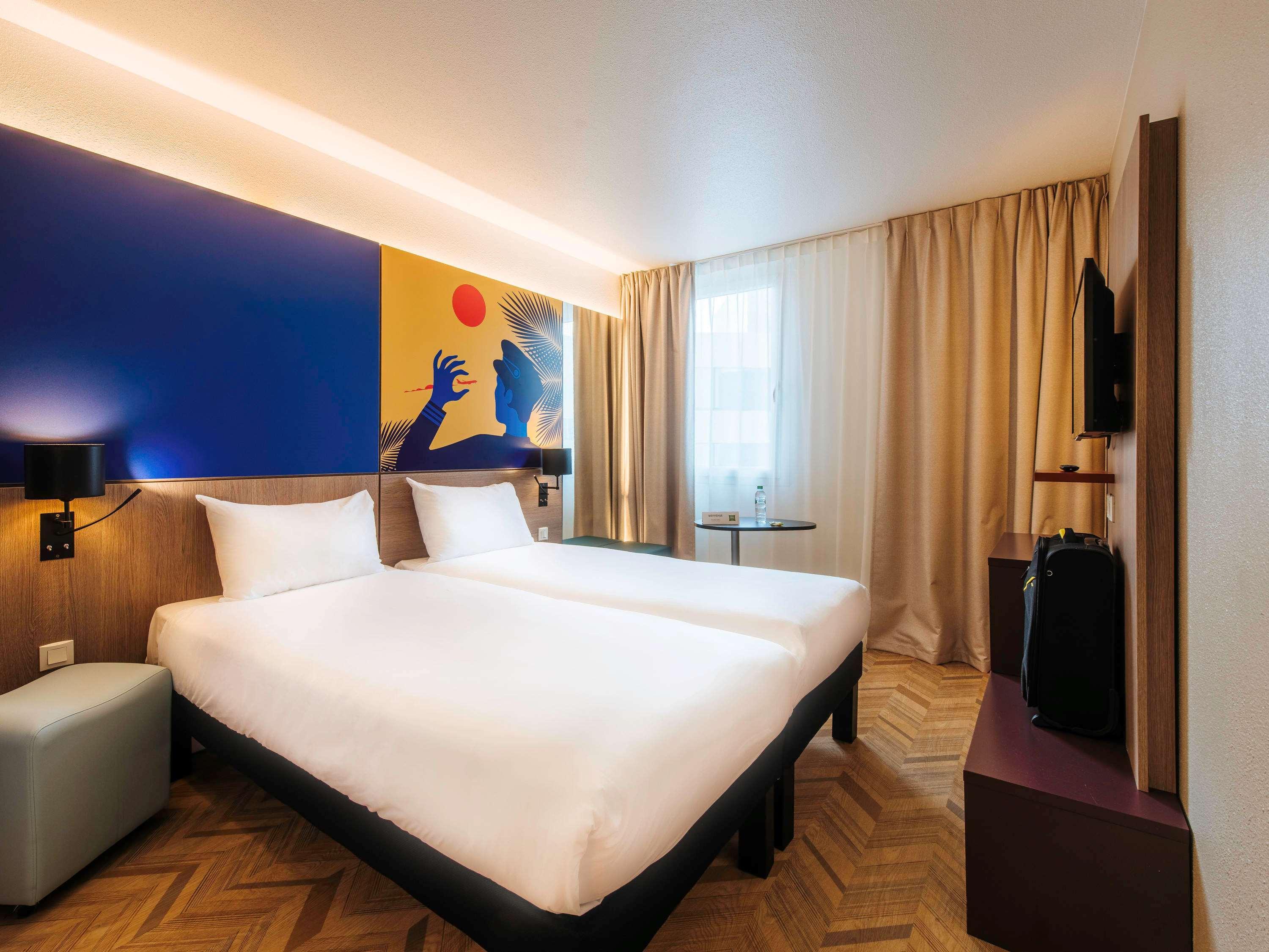 Ibis Styles Aeroport Arenas Hotel 3*